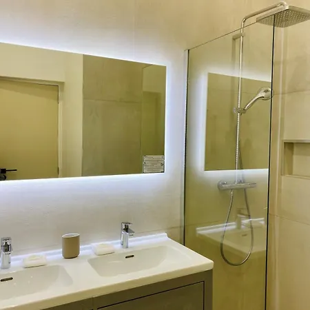 Apartment 'lazare' T3 Climatise, Centre-ville, Wifi *