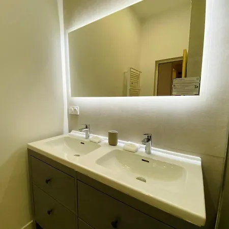Lejlighed 'lazare' T3 Climatise, Centre-ville, Wifi *
